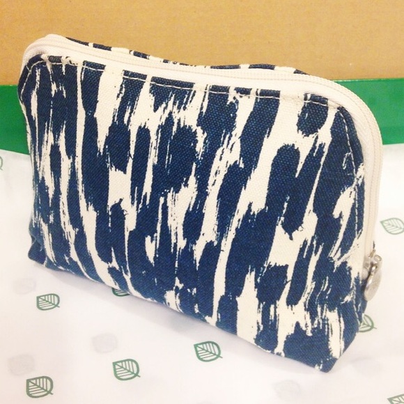 Origins Handbags - ❗️2/$5 Origins• Cosmetics Bag🌿